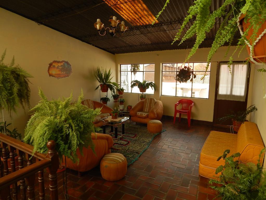 Casa De Huespedes Isabella Hotell Sucre Eksteriør bilde
